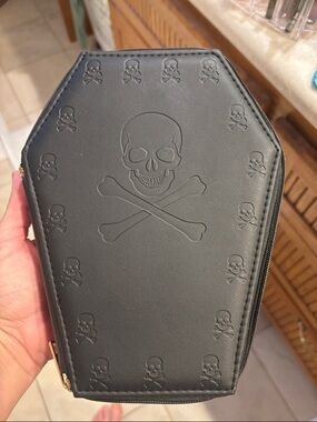 T.J.Maxx Black Coffin Skull Makeup Brush Case